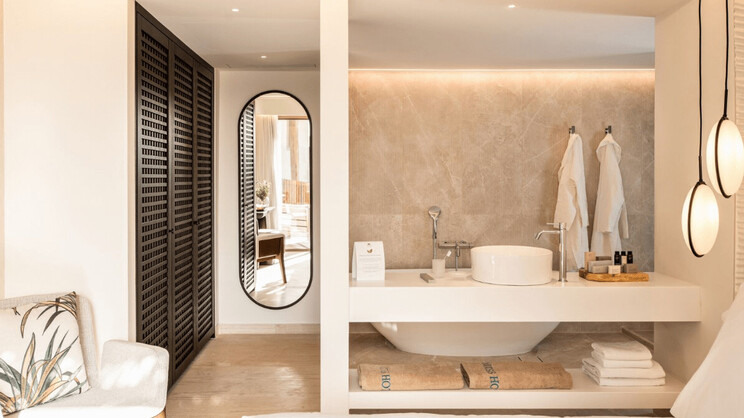 Superior Bungalow Private Courtyard